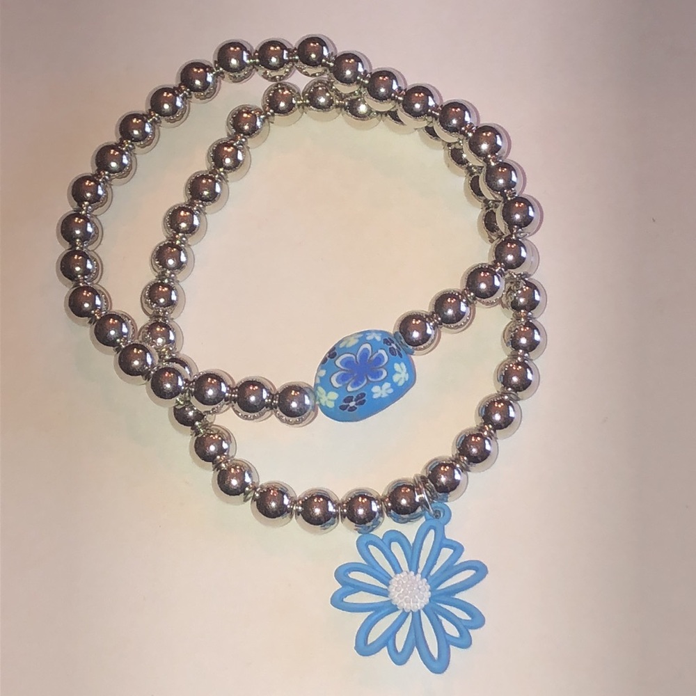 Blue Floral Charm Beaded Silver Tone Stretch Bracelet